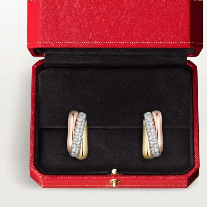 Boucles d&rsquo;oreilles Trinity, forme coussin, demi-sertissage