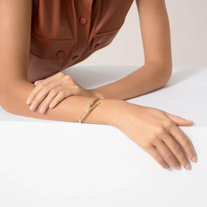Bracelet Juste Un Clou, modèle classique, diamants