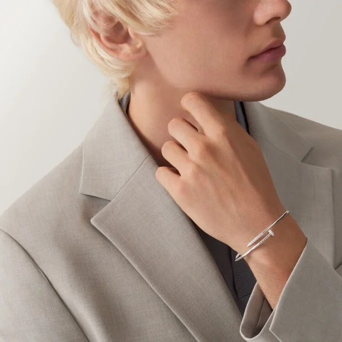 Bracelet Juste Un Clou, petit modèle, diamants sertis à l&rsquo;envers