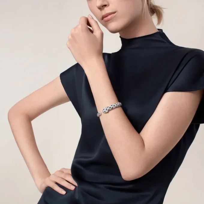Bracelet Panthère de Cartier, modèle moyen, pavé