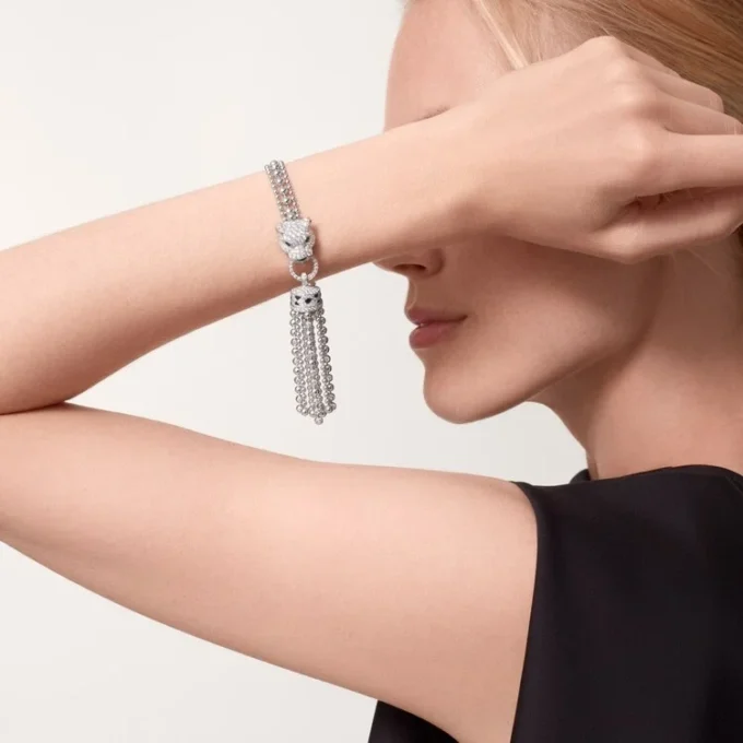 Bracelet Panthère de Cartier, sur chaîne, demi-sertissage