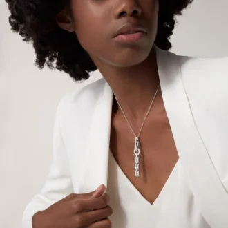 Collier Agrafe – Or blanc, diamants – Cartier