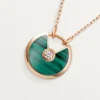 Collier Amulette de Cartier, petit modèle – Or rose, malachite, diamant – Cartier Collier Amulette de Cartier, petit modèle – Or rose, malachite, diamant – Cartier