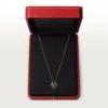 Collier Amulette de Cartier, petit modèle – Or rose, malachite, diamant – Cartier Collier Amulette de Cartier, petit modèle – Or rose, malachite, diamant – Cartier