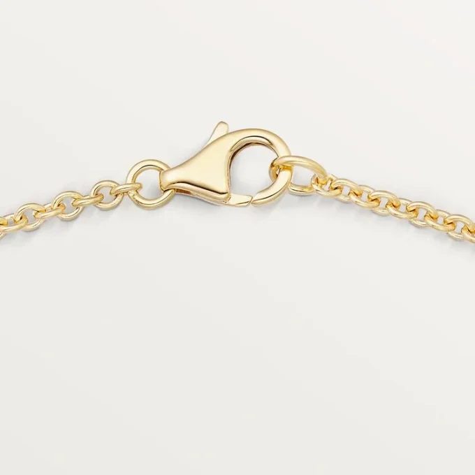 Collier avec pendentif et chaîne Love en or jaune | Cartier US Collier avec pendentif et chaîne Love en or jaune | Cartier US