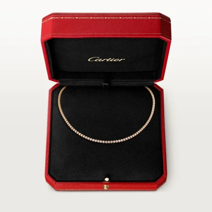 Collier C de Cartier Essential Lines, diamants taille brillant