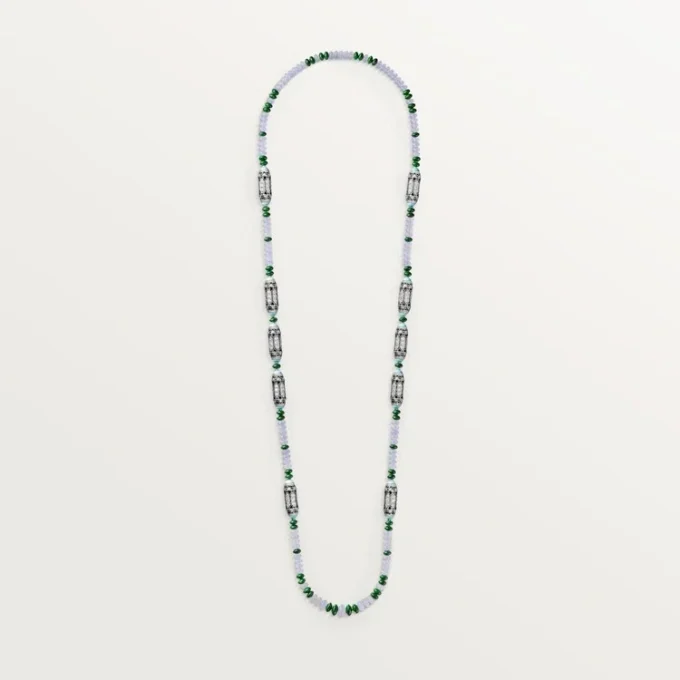 Collier de haute joaillerie – Or blanc, calcédoine, skarn, turquoise, laque noire, diamants – Cartier