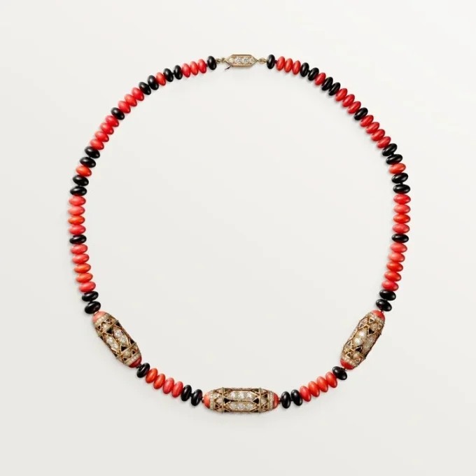 Collier de haute joaillerie – Or rose, corail, onyx, laque noire, diamants – Cartier