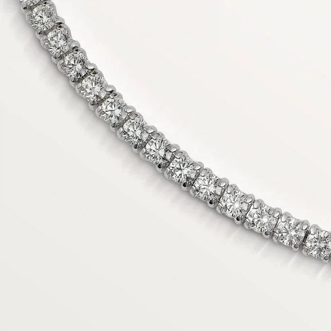 Collier Essential Lines – Or blanc, diamants – Cartier