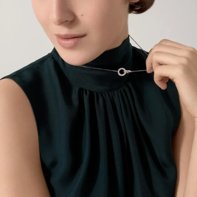 Collier Love, pavé de diamants – Or blanc, diamants – Cartier
