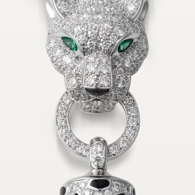 Collier Panthère de Cartier – Or blanc, laque noire, émeraudes, onyx, diamants – Cartier