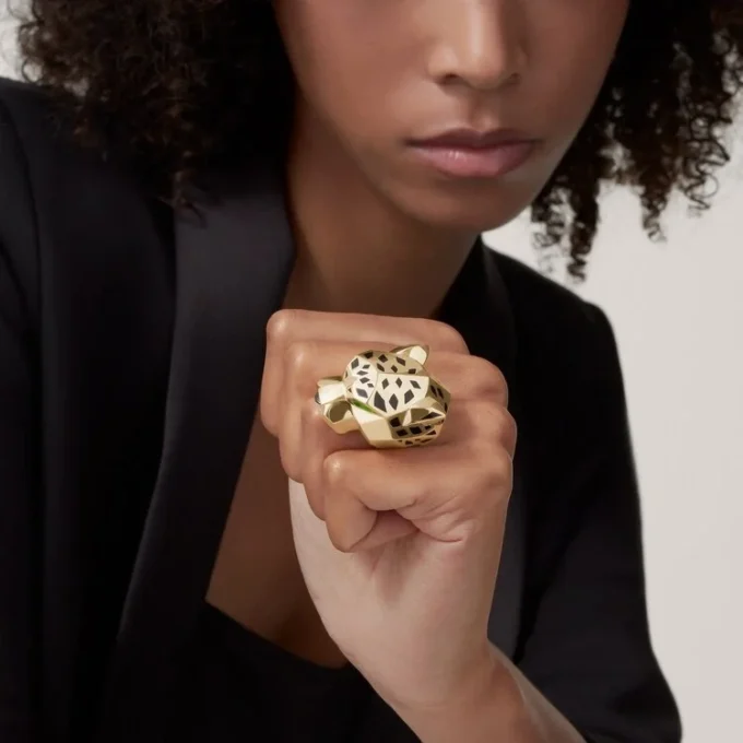 Grande bague Panthère de Cartier, or jaune | Cartier US