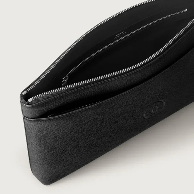 Grande pochette, indispensable Grande pochette, indispensable