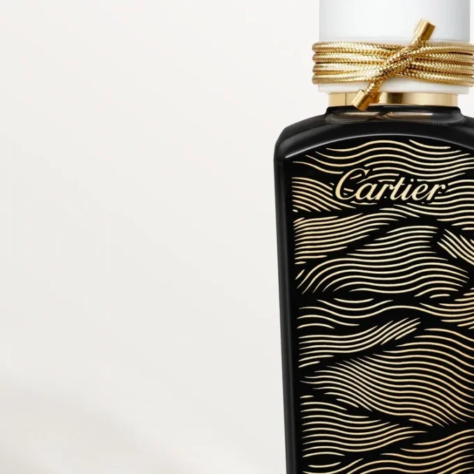 Oud & Santal Les Heures Voyageuses Parfum en édition limitée