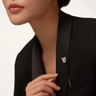 Panthere De Cartier Accessoires d&rsquo;élégance masculine – Bijou de poche Panthere De Cartier en diamants et or – Cartier