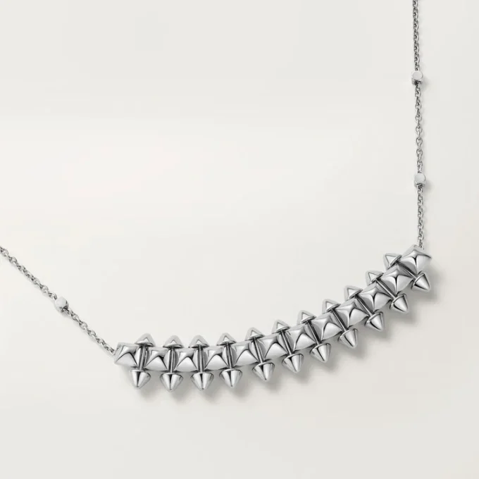 Pendentif Clash de Cartier, modèle moyen