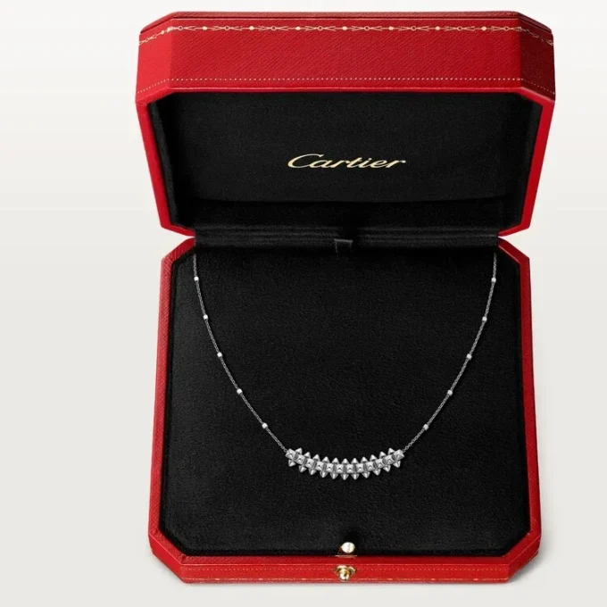 Pendentif Clash de Cartier, modèle moyen
