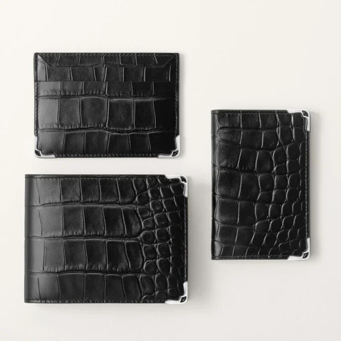 Porte-cartes, Must