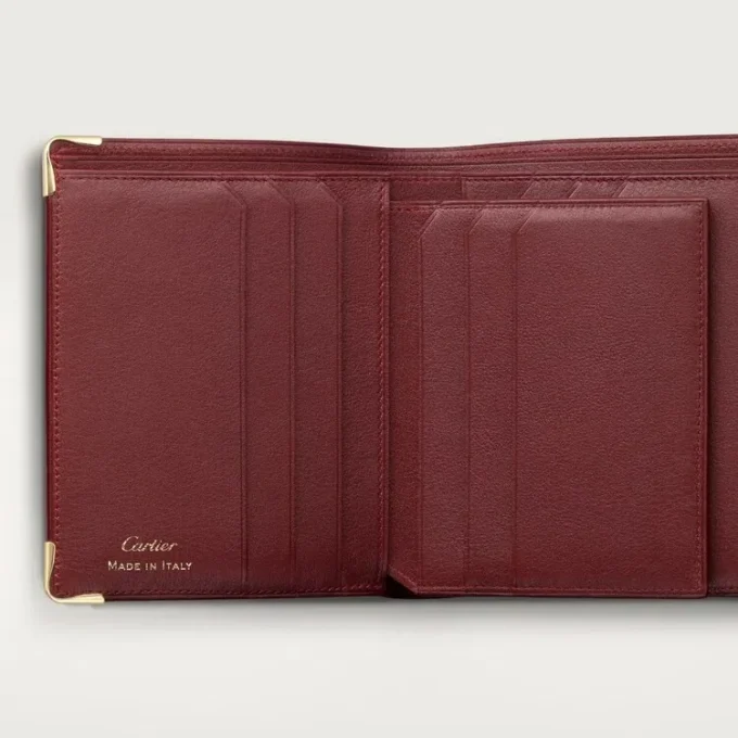 Portefeuille multiple, Must de Cartier – Cuir de veau bordeaux, finition dorée – Cartier Portefeuille multiple, Must de Cartier – Cuir de veau bordeaux, finition dorée – Cartier