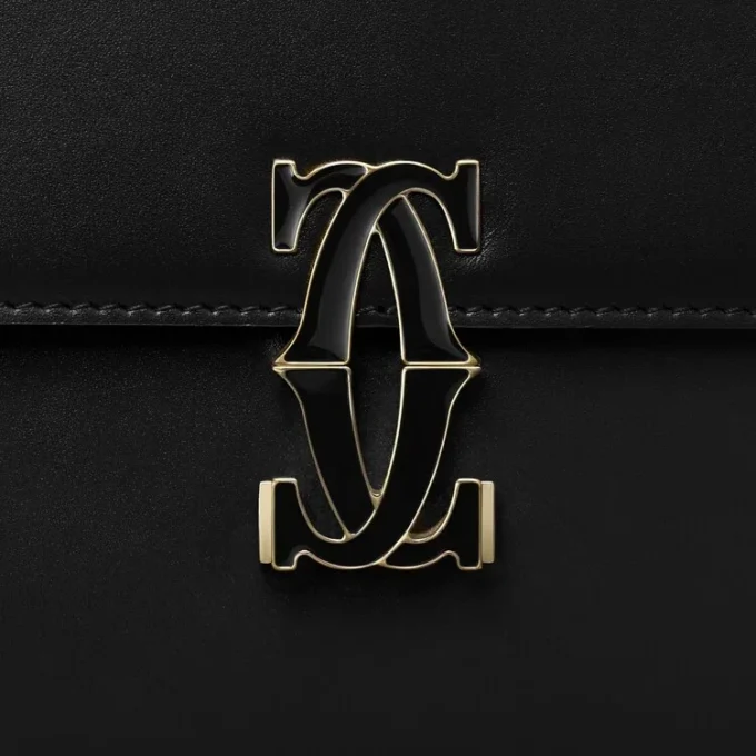Sac à bandoulière, Mini, Double C de Cartier – Cuir de veau noir, finition en or et émail noir – Cartier Sac à bandoulière, Mini, Double C de Cartier – Cuir de veau noir, finition en or et émail noir – Cartier